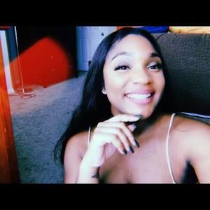 Meet your Posher, Laura anne